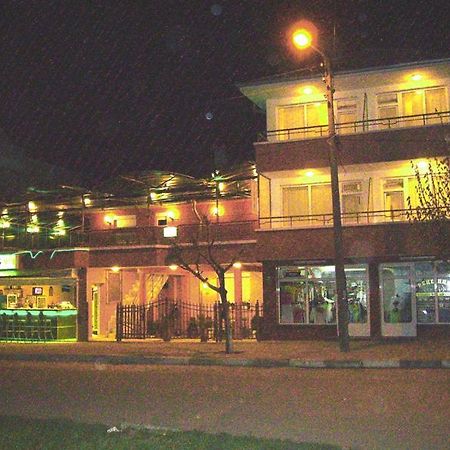 Nelly Guest House 라브다 외부 사진