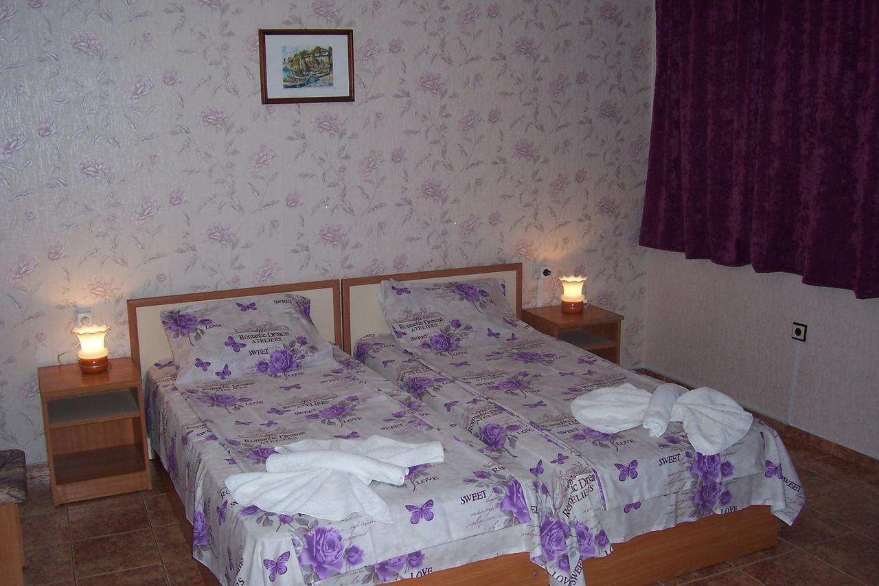 Nelly Guest House 라브다 외부 사진
