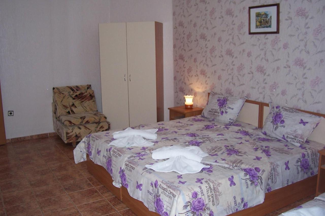 Nelly Guest House 라브다 외부 사진